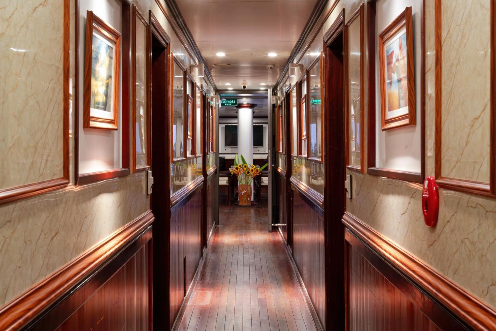 Hotel Swan Cruises Halong Ha Long Esterno foto