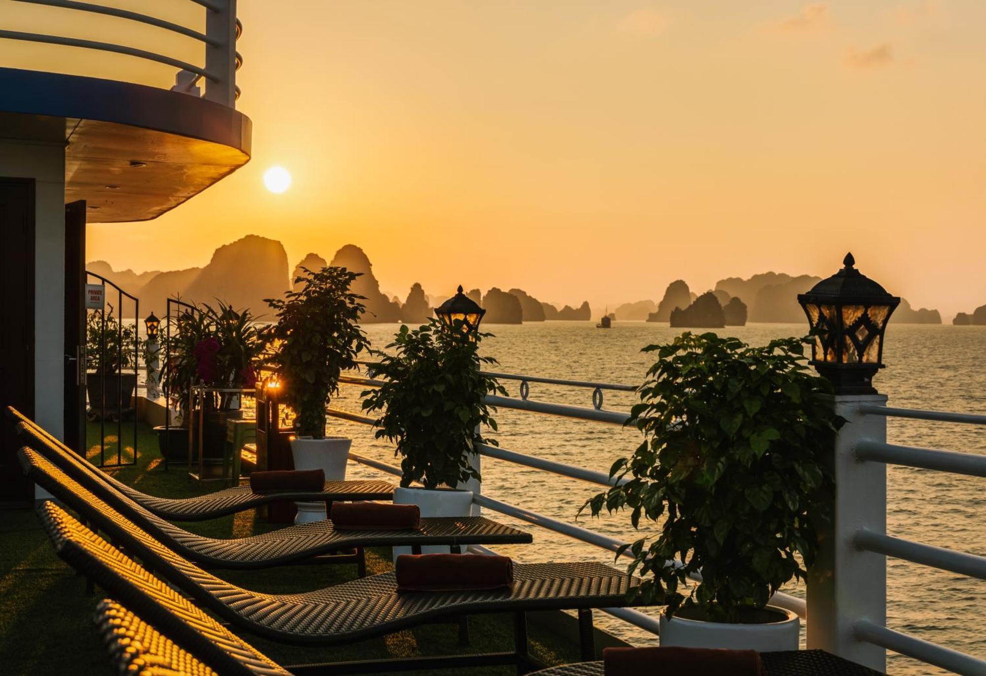 Hotel Swan Cruises Halong Ha Long Esterno foto