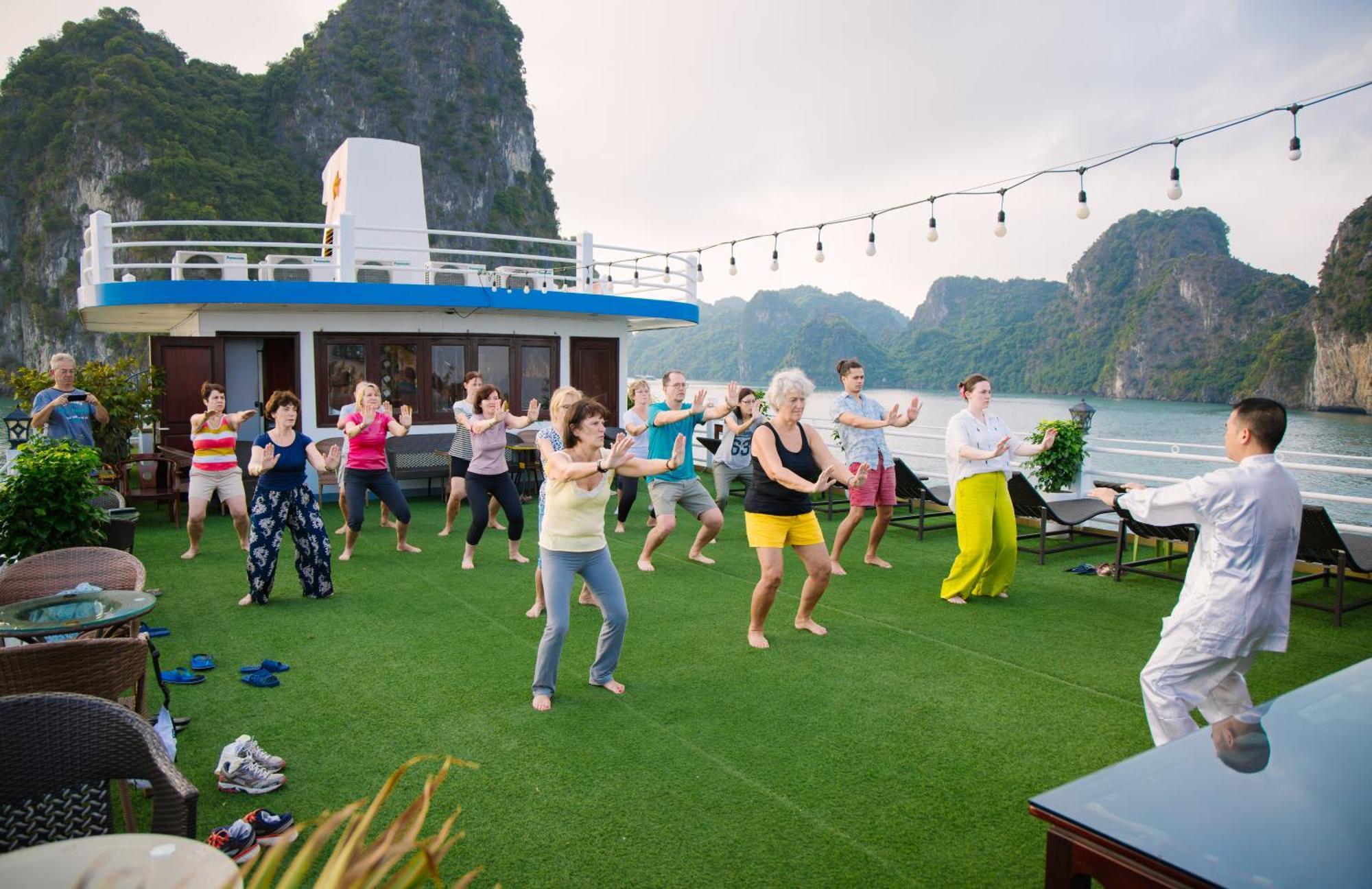 Hotel Swan Cruises Halong Ha Long Esterno foto