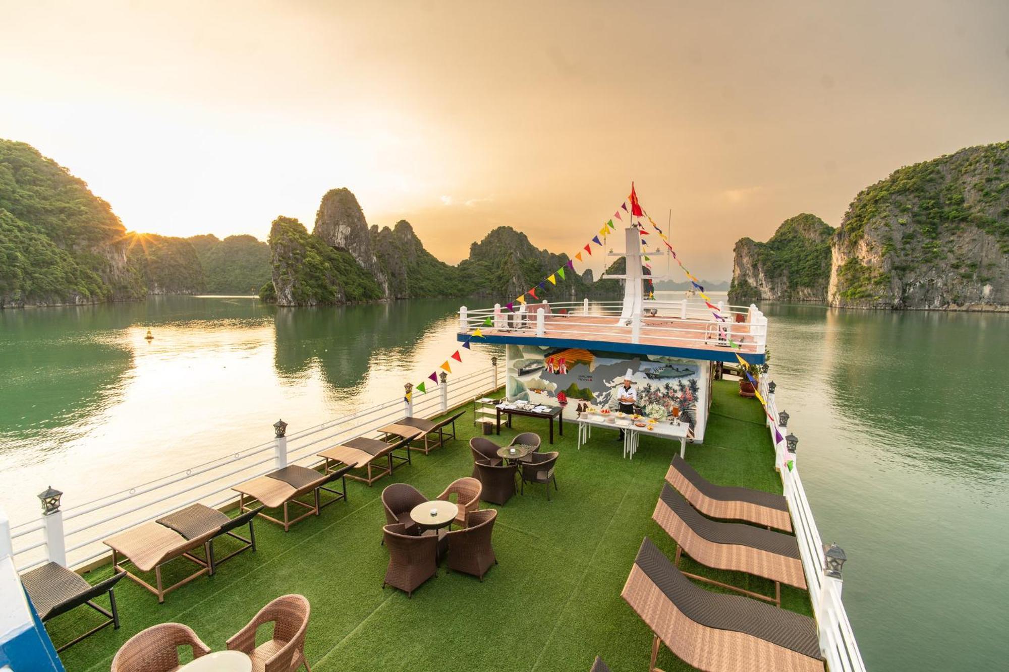 Hotel Swan Cruises Halong Ha Long Esterno foto